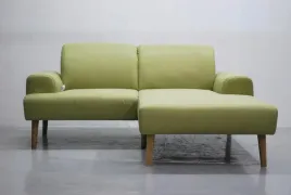rym-nowy-nowoczesny-naroznik-kanapa-rogowka-sofa-zielona-tkanina-salon