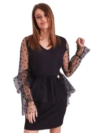elegancka-sukienka-damska-z-tiulowymi-rekawami-dopasowana