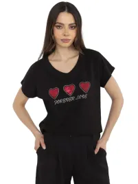 klasyczny-t-shirt-damski-z-aplikacjami-w-ksztalcie-serca