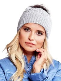 stylowa-ciepla-czapka-zimowa-ze-sciagaczem-i-futrzanym-pomponem