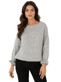 sweter-damski-oversize-z-falbankami-przy-rekawach