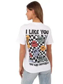 t-shirt-damski-bawelniany-o-dopasowanym-kroju