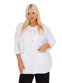 piekna-atrakcyjna-luzna-bluzka-damska-plus-size