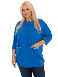 piekna-atrakcyjna-luzna-bluzka-damska-plus-size