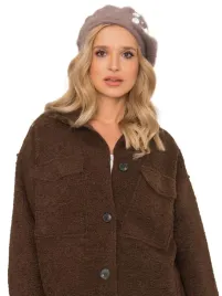 czapka-damska-zimowa-beret-z-aplikacja