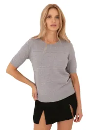 sweter-klasyczny-damski-w-azurowy-wzor