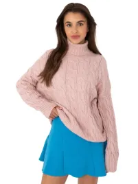 sweter-golf-damski-o-kroju-oversize-w-warkocze