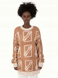 sweter-damski-luzny-wygodny-z-nadrukiem