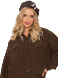 czapka-damska-zimowa-beret-z-aplikacja