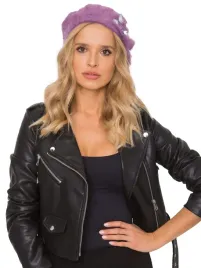 czapka-damska-zimowa-beret-z-aplikacja
