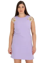 elegancka-sukienka-damska-dopasowana-plus-size