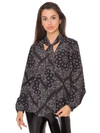 bluzka-damska-bluzeczka-luzna-delikatna-v-neck