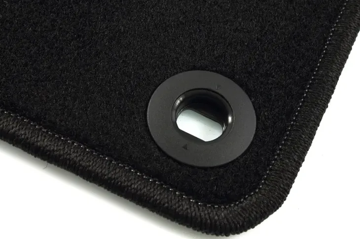 toyota-rav4-iv-2013-dywaniki-basic-carmat-producent-texer