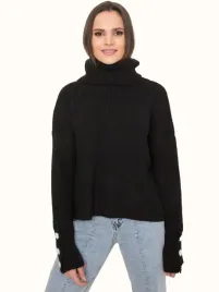 sweter-damski-z-golfem-guziki-na-co-dzien