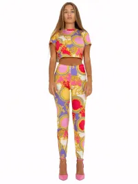 wzorzysty-komplet-damski-casualowy-top-legginsy