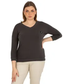 wygodna-bluzka-damska-plus-size-w-serek