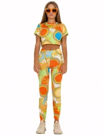 wzorzysty-komplet-damski-casualowy-top-legginsy