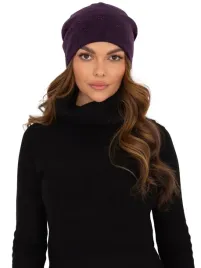 stylowa-modna-czapka-zimowa-damska-z-aplikacja-beanie