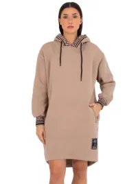 sukienka-damska-dresowa-o-kroju-oversize-z-kapturem
