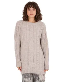 cieply-wygodny-sweter-damski-w-warkocze-o-kroju-oversize