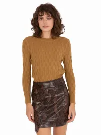 sweter-damski-klasyczny-z-dlugim-rekawem-w-warkocze