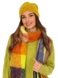 stylowa-modna-czapka-zimowa-damska-z-aplikacja-beanie