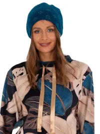 stylowa-modna-czapka-zimowa-damska-z-aplikacja-beanie