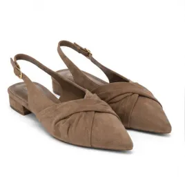 bezowe-czolenka-slingback-z-marszczonym-przodem-na-niskim-obcasie-38