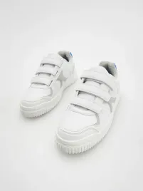 biale-sneakersy-zapinane-na-rzepy-reserved-37