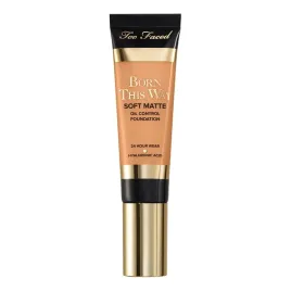 too-faced-born-this-way-soft-matte-foundation-matujacy-podklad-w-plynie-na