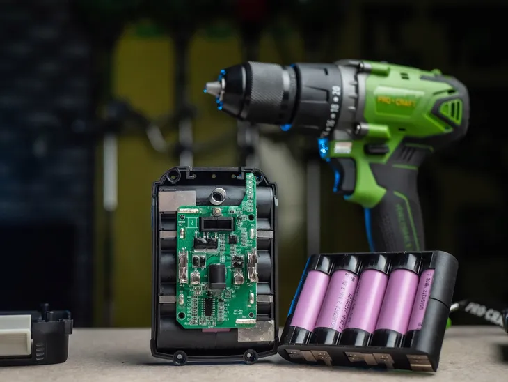 akumulator-20v-li-ion-2000mah-procraft-20-2a-stan-nowy-napiecie-v-20-v