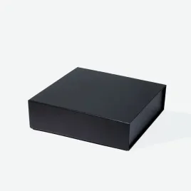 pudelko-magnetyczne-czarne-250x250x60mm-male-opakowanie-prezentowe-ozdobne