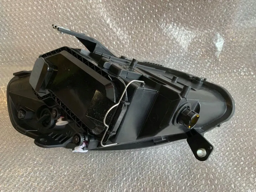 van-wezel-1776962-reflektor-stan-nowy