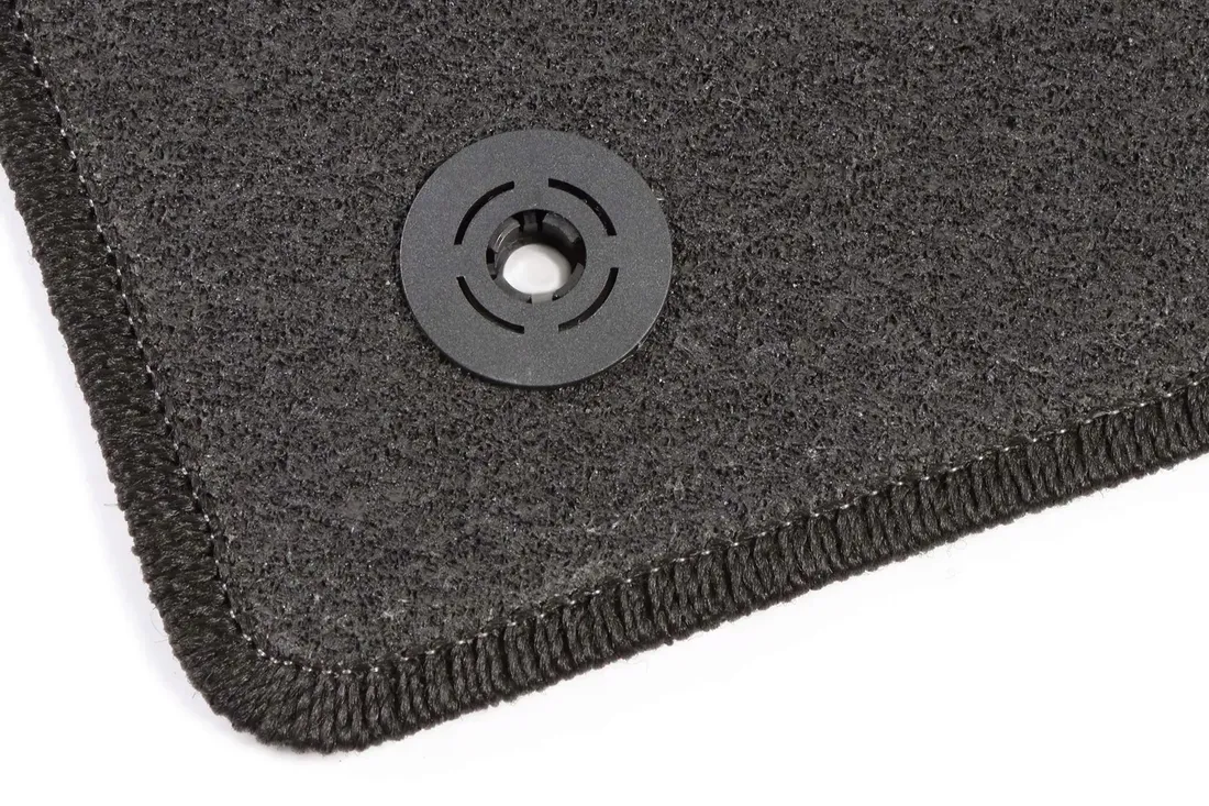 dywaniki-do-audi-a8-d3-4e-2002-2009-grafit-carmat-stan-nowy