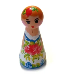 drewniana-laleczka-folk-ludowy-kwiaciarka-roze-midi