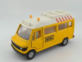 no-name-mercedes-kaczka-208d-adac