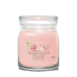 yankee-candle-fresh-cut-roses-srednia-swieca-zapachowa-fresh-cut-roses-368g