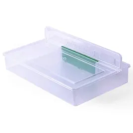 podkarmiaczka-skrzynkowa-plastikowa-3l-brctech
