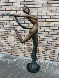 tancerka-akrobatka-kobieta-z-brazu