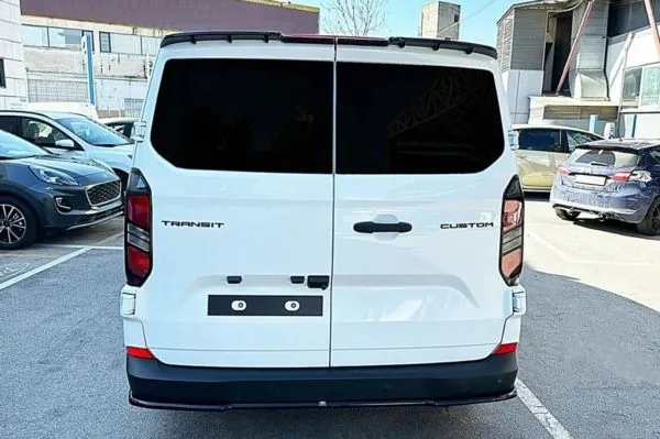 spoiler-dachowy-ford-transit-custom-vw-t7