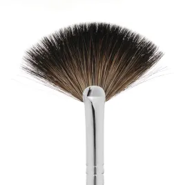 pedzel-do-rozu-i-rozswietlania-ibra-makeup-nr-23