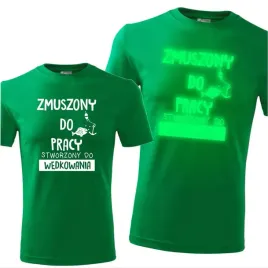 meska-koszulka-z-nadrukiem-swiecaca-zmuszony-do-pracy-prezent-dla-wedkarza