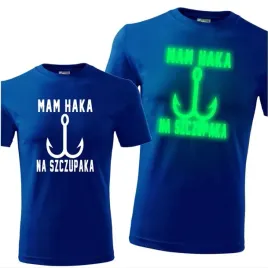 meska-koszulka-z-nadrukiem-swiecaca-mam-haka-na-szczupaka-dla-wedkarza-nieb