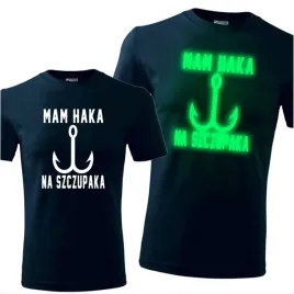 meska-koszulka-z-nadrukiem-swiecaca-mam-haka-na-szczupaka-dla-wedkarza-ciem
