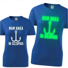 damska-koszulka-z-nadrukiem-swiecaca-w-ciemnosci-mam-haka-na-szczupaka-prez