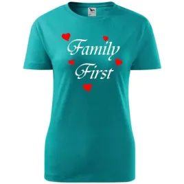 damska-koszulka-na-dzien-mamy-family-first-na-prezent-dla-mamy-urodziny-szm