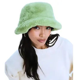 kapelusz-damski-asos-ze-sztucznego-futerka-zimowy-bucket