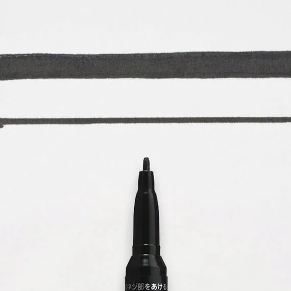 pisak-pen-touch-black-medium-2mm-czarny-marka-sakura-stan-nowy