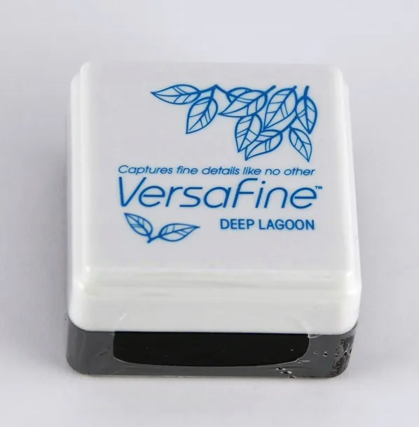 tusz-pigmentowy-versa-fine-small-deep-lagoon-kolor-niebieski