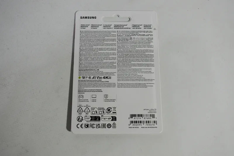 samsung-microsd-express-card-256-gb-switch-2